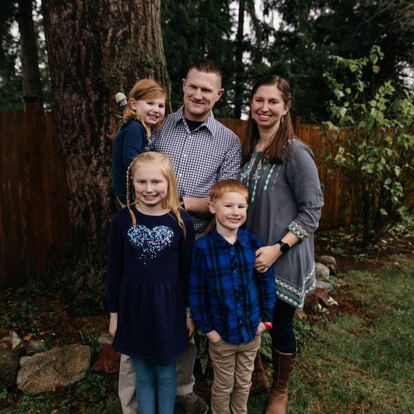 Meet your Posher, Stephanie - Picture 1 of 2